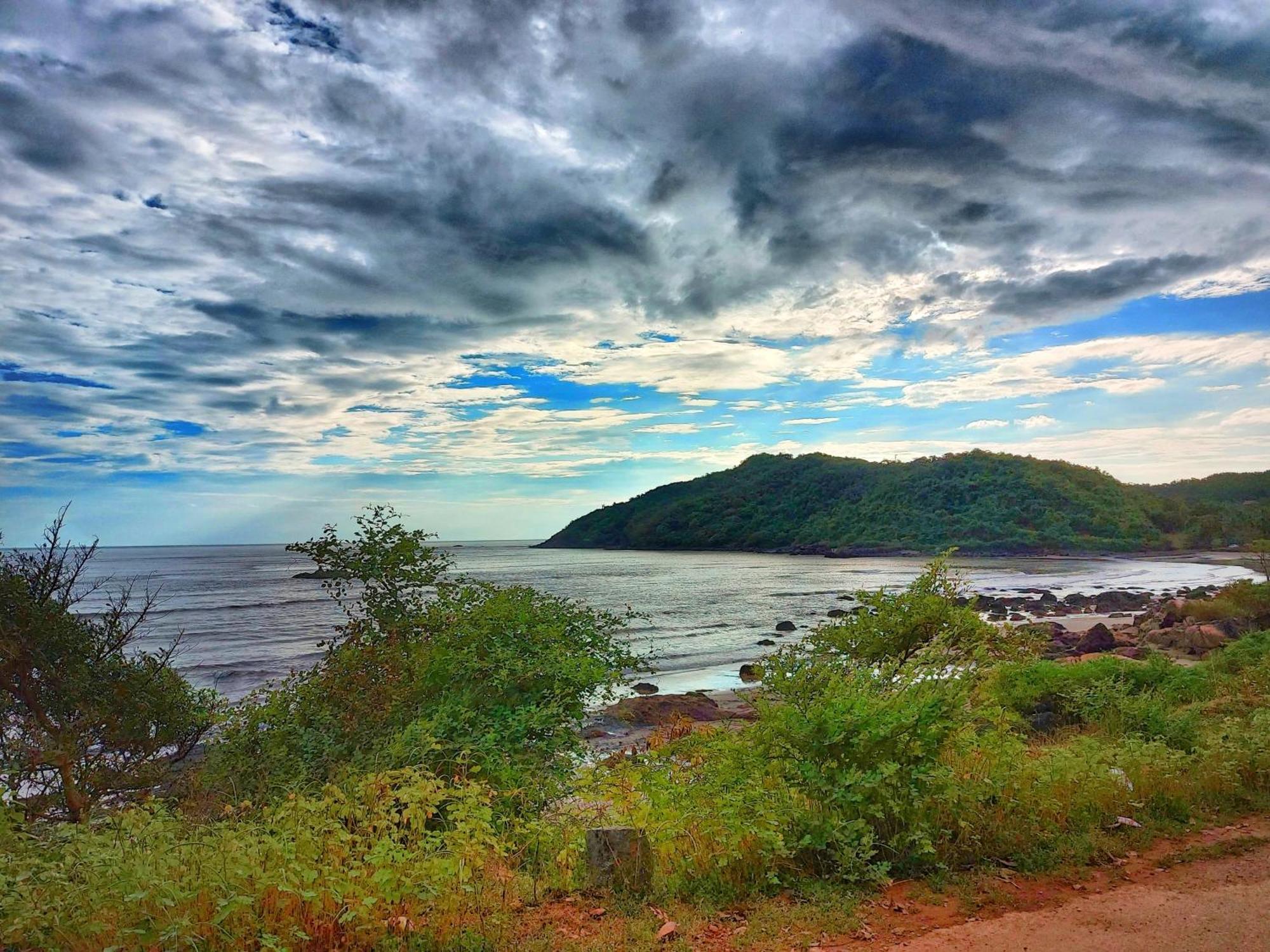 Navni Beach View Stay Гокарна Екстериор снимка