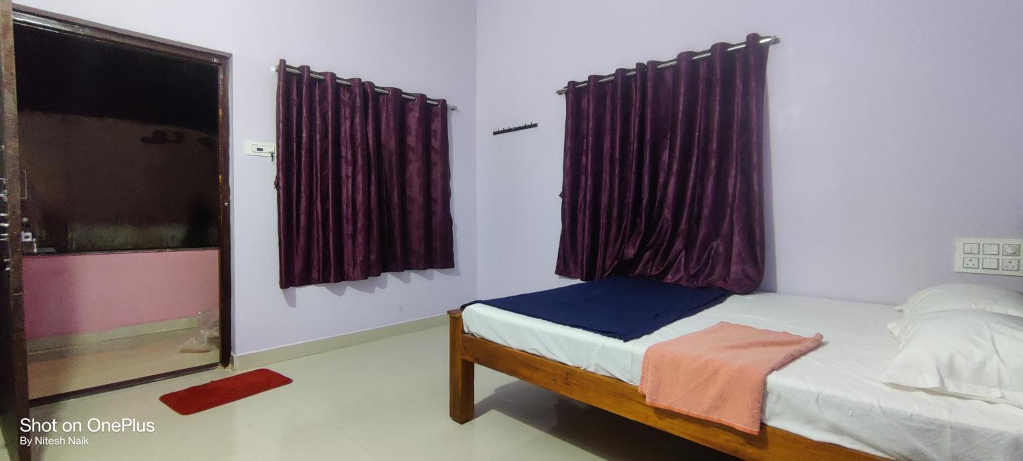 Navni Beach View Stay Гокарна Екстериор снимка